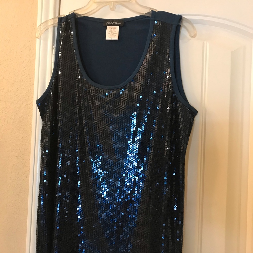 Super sexy midnight blue sequin tank top. Size L
